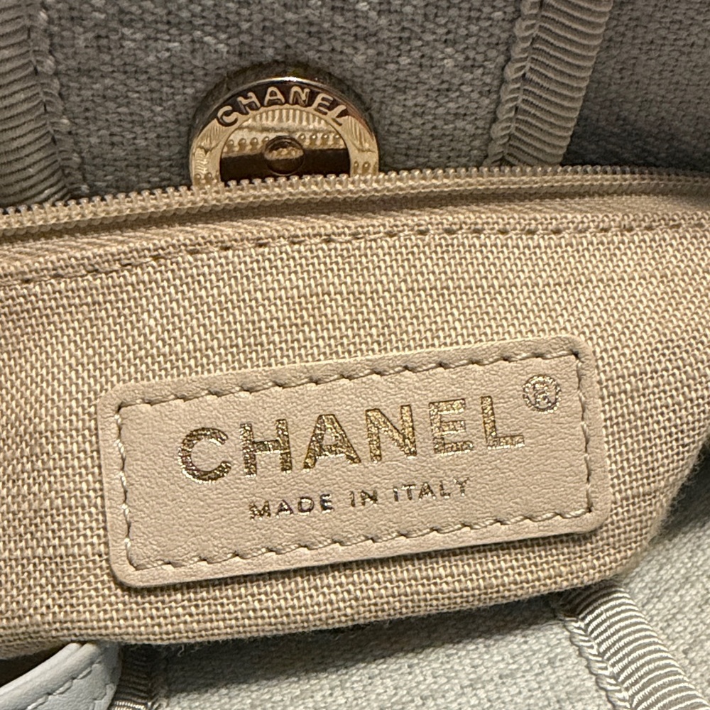 AUTHENTIC Chanel Small Deauville Shopping Tote in Blue Boucle w/ Gold Hardware - Picture 8 of 15